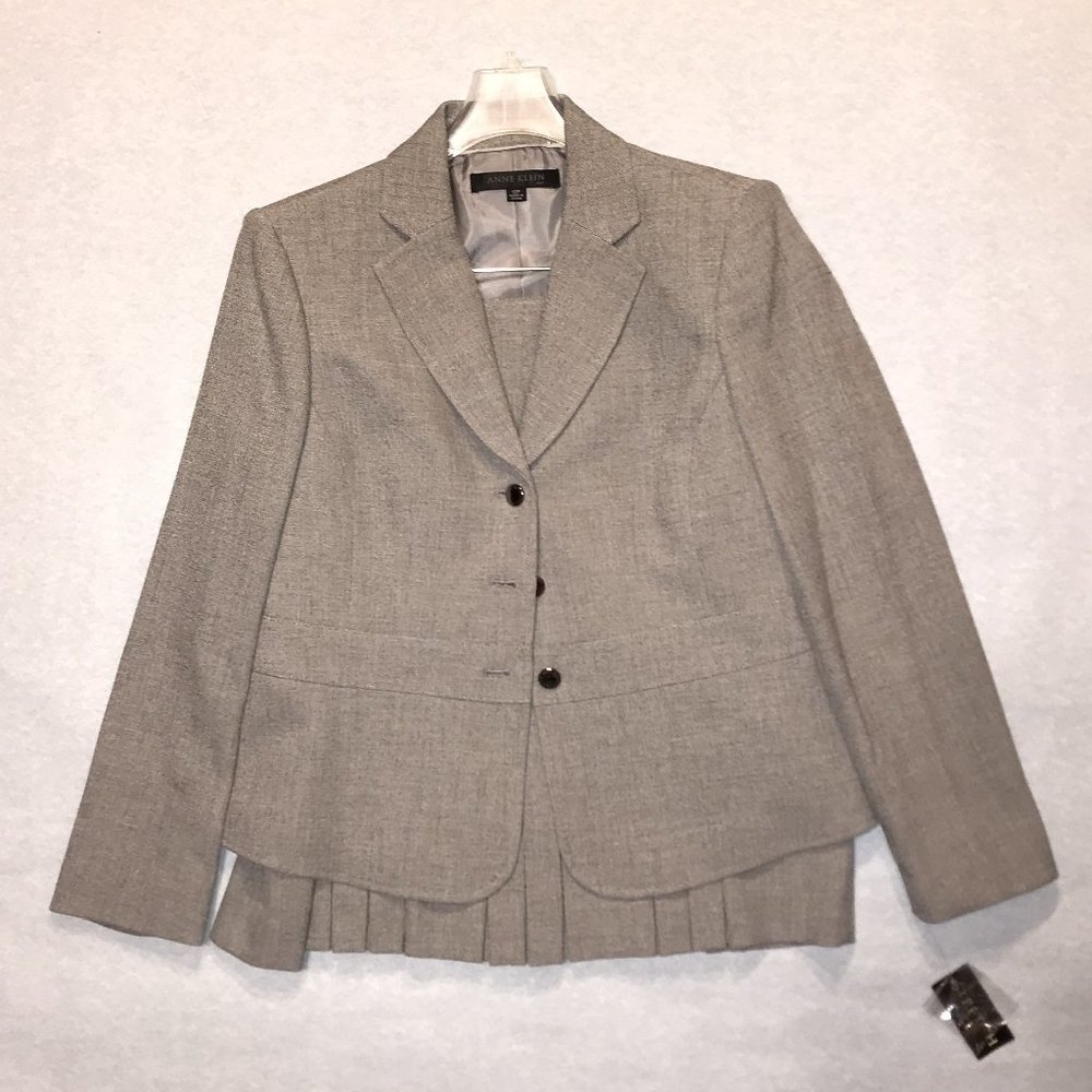 NWOT Anne Klein Grey 2 Pc Jacket Skirt Business St